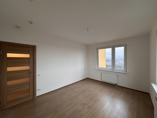 Продам многокомнатную квартиру, Лидии Зверевой ул, 9к1, Санкт-Петербург г