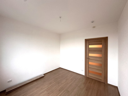 Продам многокомнатную квартиру, Лидии Зверевой ул, 9к1, Санкт-Петербург г