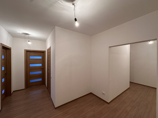 Продам многокомнатную квартиру, Лидии Зверевой ул, 9к1, Санкт-Петербург г