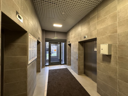 Продам многокомнатную квартиру, Лидии Зверевой ул, 9к1, Санкт-Петербург г