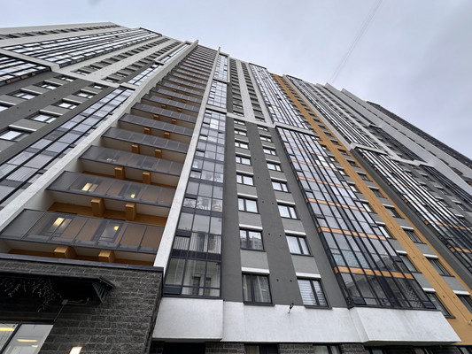 Продам многокомнатную квартиру, Лидии Зверевой ул, 9к1, Санкт-Петербург г