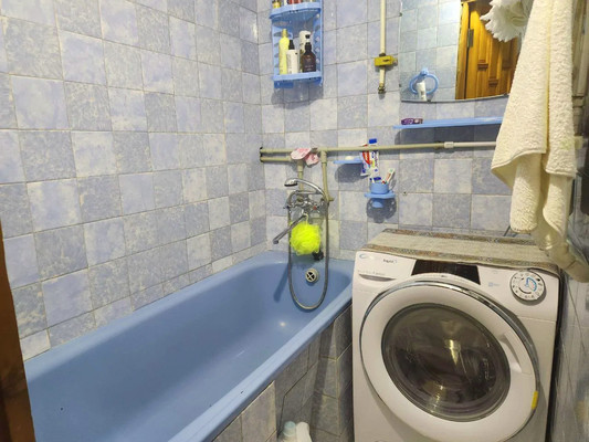 Продам трехкомнатную (3-комн.) квартиру, Киевская ул, 161, Симферополь г