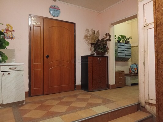 Продам двухкомнатную (2-комн.) квартиру, Литовский б-р, 15к1, Москва г