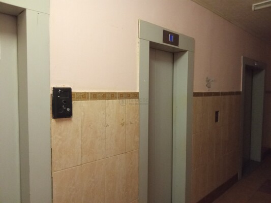 Продам двухкомнатную (2-комн.) квартиру, Литовский б-р, 15к1, Москва г