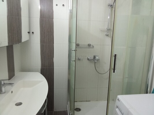 Продам двухкомнатную (2-комн.) квартиру, Литовский б-р, 15к1, Москва г