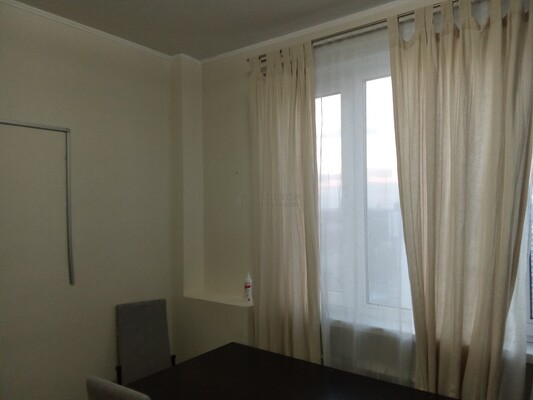 Продам двухкомнатную (2-комн.) квартиру, Литовский б-р, 15к1, Москва г