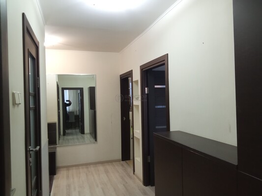 Продам двухкомнатную (2-комн.) квартиру, Литовский б-р, 15к1, Москва г
