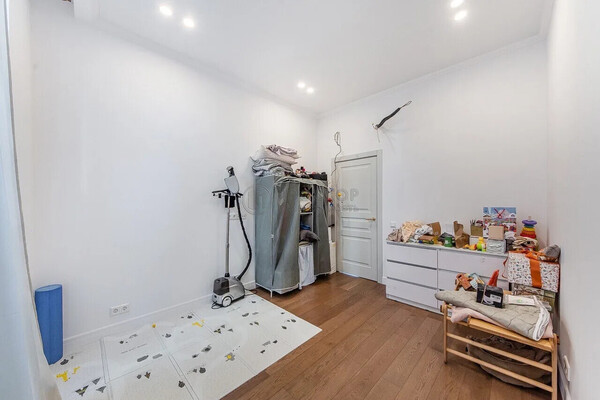 Продам двухкомнатную (2-комн.) квартиру, Мустая Карима ул, 12, Москва г