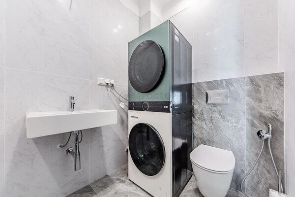 Продам двухкомнатную (2-комн.) квартиру, Мустая Карима ул, 12, Москва г