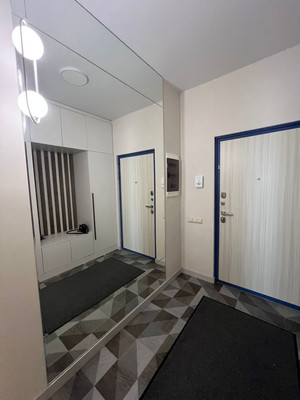 Сдам трехкомнатную (3-комн.) квартиру, Мосфильмовская ул, 98к1, Москва г