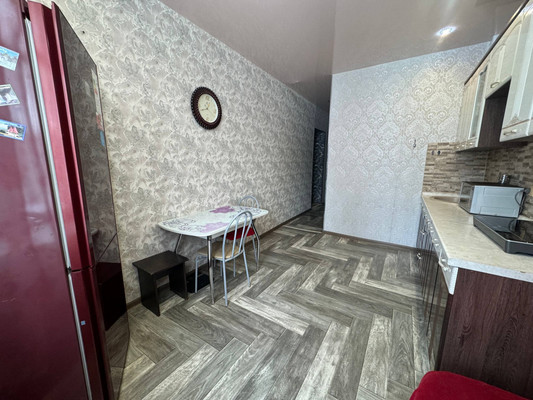 Продам двухкомнатную (2-комн.) квартиру, Калинина ул, 15, Комсомольск-на-Амуре г