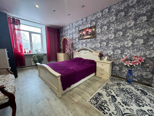 Продам двухкомнатную (2-комн.) квартиру, Калинина ул, 15, Комсомольск-на-Амуре г