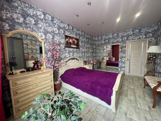 Продам двухкомнатную (2-комн.) квартиру, Калинина ул, 15, Комсомольск-на-Амуре г