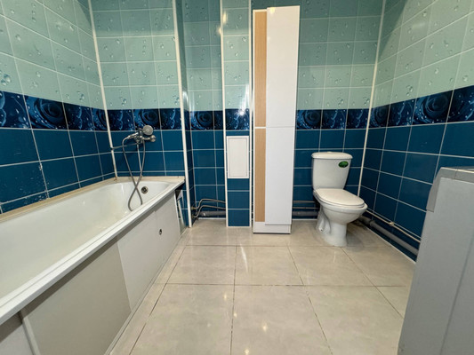 Продам двухкомнатную (2-комн.) квартиру, Калинина ул, 15, Комсомольск-на-Амуре г