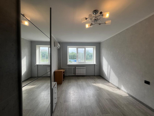 Продам двухкомнатную (2-комн.) квартиру, Приморского Комсомола ул, 15, Большой Камень г