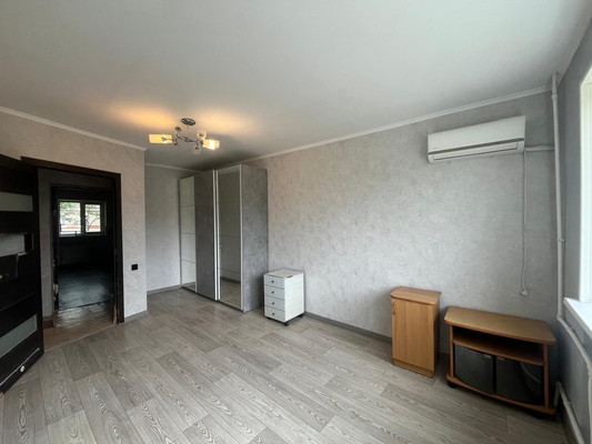 Продам двухкомнатную (2-комн.) квартиру, Приморского Комсомола ул, 15, Большой Камень г