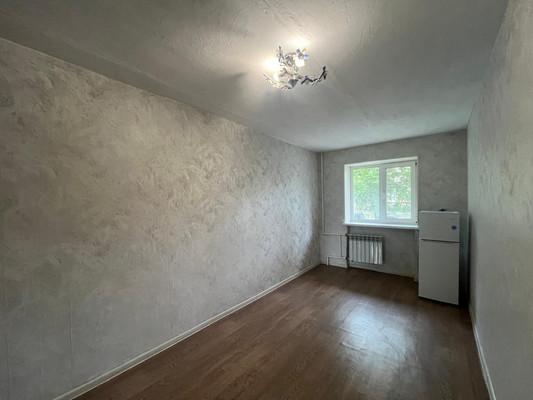 Продам двухкомнатную (2-комн.) квартиру, Приморского Комсомола ул, 15, Большой Камень г