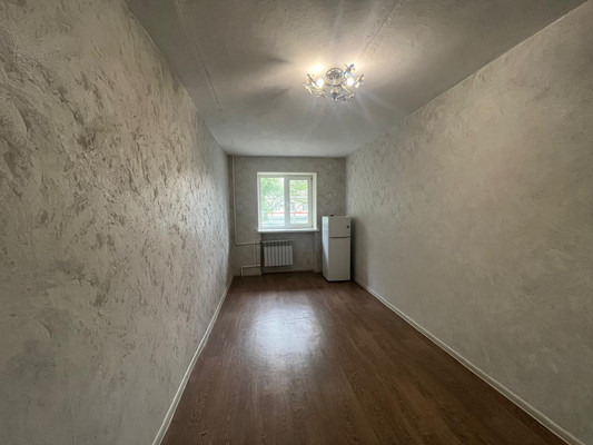 Продам двухкомнатную (2-комн.) квартиру, Приморского Комсомола ул, 15, Большой Камень г