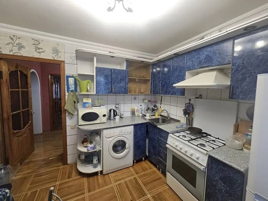 Продам трехкомнатную (3-комн.) квартиру, Каспарова ул, 23, Армавир г