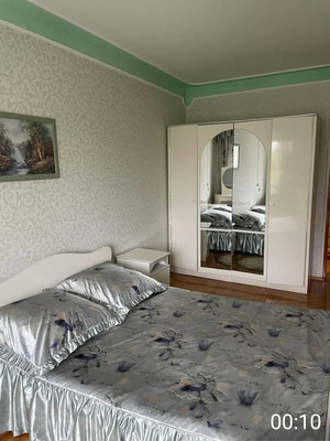 Продам трехкомнатную (3-комн.) квартиру, Каспарова ул, 23, Армавир г