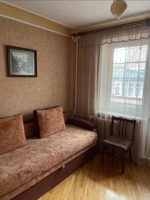 Продам трехкомнатную (3-комн.) квартиру, Каспарова ул, 23, Армавир г