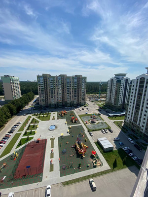 Продам трехкомнатную (3-комн.) квартиру, Нагорная 6-я ул, 15вк4, Барнаул г