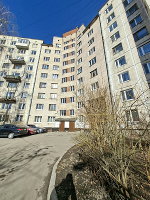 Продам трехкомнатную (3-комн.) квартиру, Художников пр-кт, 33Ак1, Санкт-Петербург г