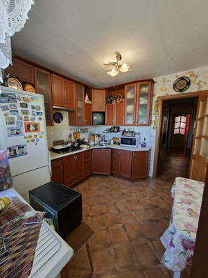 Продам трехкомнатную (3-комн.) квартиру, Художников пр-кт, 33Ак1, Санкт-Петербург г