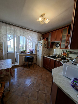 Продам трехкомнатную (3-комн.) квартиру, Художников пр-кт, 33Ак1, Санкт-Петербург г