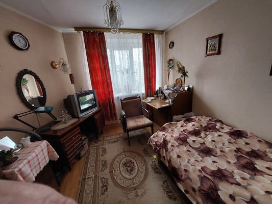 Продам трехкомнатную (3-комн.) квартиру, Художников пр-кт, 33Ак1, Санкт-Петербург г