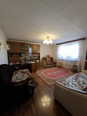 Продам трехкомнатную (3-комн.) квартиру, Художников пр-кт, 33Ак1, Санкт-Петербург г