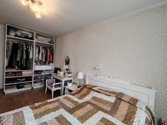 Продам трехкомнатную (3-комн.) квартиру, Невская ул, 1/2, Всеволожск г