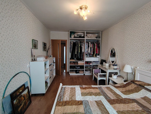 Продам трехкомнатную (3-комн.) квартиру, Невская ул, 1/2, Всеволожск г