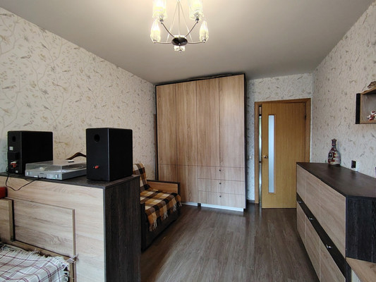 Продам трехкомнатную (3-комн.) квартиру, Невская ул, 1/2, Всеволожск г