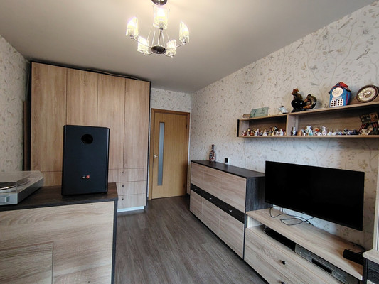 Продам трехкомнатную (3-комн.) квартиру, Невская ул, 1/2, Всеволожск г