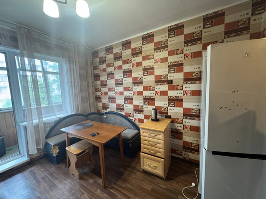 Продам трехкомнатную (3-комн.) квартиру, Фрунзе ул, 12, Находка г