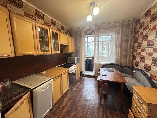 Продам трехкомнатную (3-комн.) квартиру, Фрунзе ул, 12, Находка г