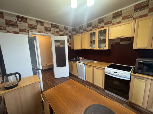 Продам трехкомнатную (3-комн.) квартиру, Фрунзе ул, 12, Находка г