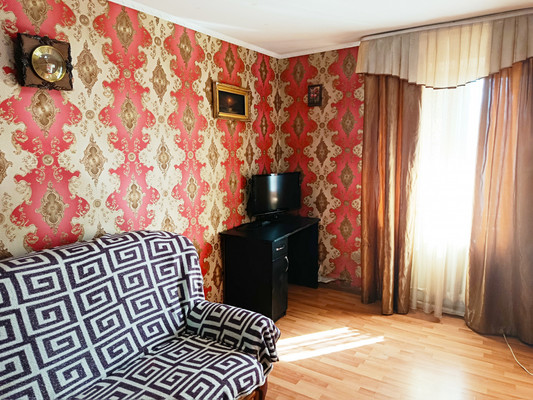 Продам двухкомнатную (2-комн.) квартиру, Ульянова Дмитрия ул, 30, Ялта г