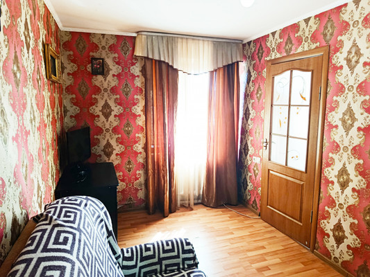 Продам двухкомнатную (2-комн.) квартиру, Ульянова Дмитрия ул, 30, Ялта г