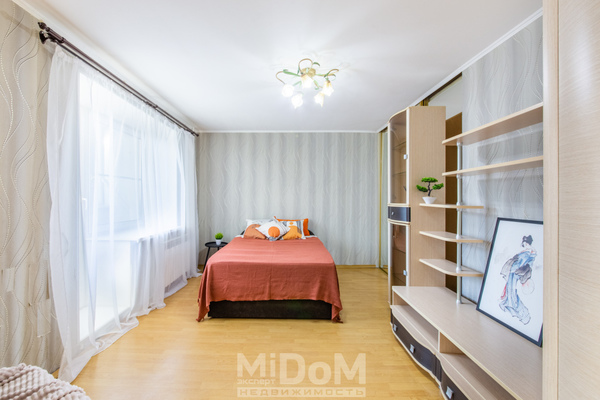 Продам однокомнатную (1-комн.) квартиру, Оборонная ул, 10, Мурино п