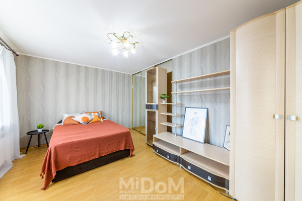 Продам однокомнатную (1-комн.) квартиру, Оборонная ул, 10, Мурино п