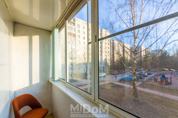 Продам однокомнатную (1-комн.) квартиру, Оборонная ул, 10, Мурино п