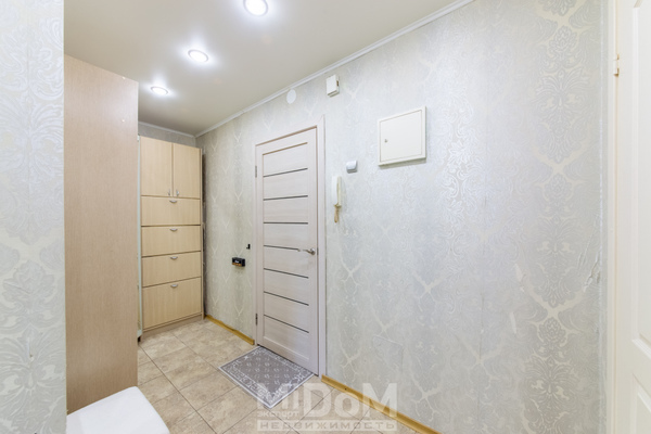 Продам однокомнатную (1-комн.) квартиру, Оборонная ул, 10, Мурино п