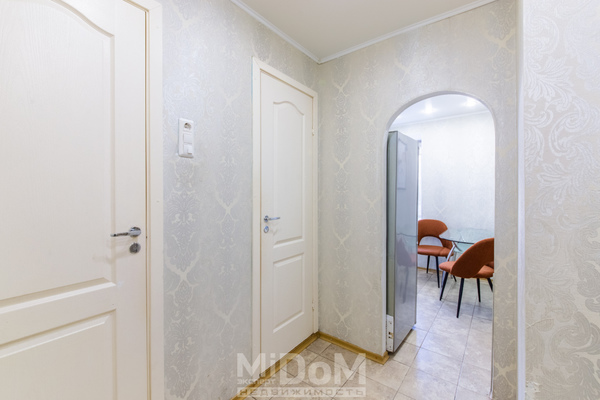 Продам однокомнатную (1-комн.) квартиру, Оборонная ул, 10, Мурино п