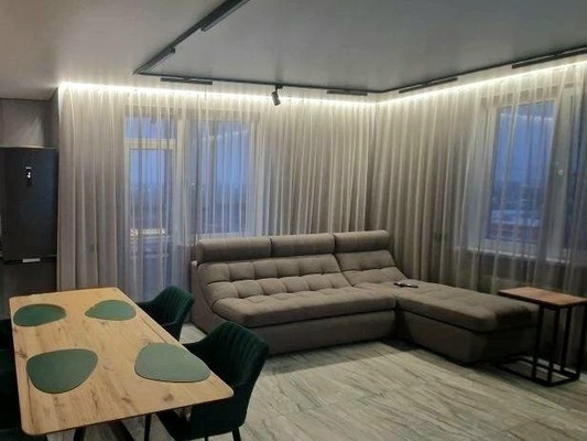 Продам трехкомнатную (3-комн.) квартиру, Земнухова ул, 3, Рязань г