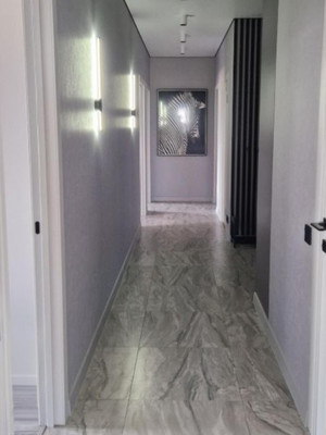 Продам трехкомнатную (3-комн.) квартиру, Земнухова ул, 3, Рязань г