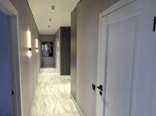 Продам трехкомнатную (3-комн.) квартиру, Земнухова ул, 3, Рязань г