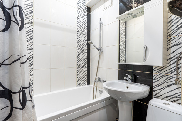 Продам двухкомнатную (2-комн.) квартиру, Гагарина ул, 10, Казань г