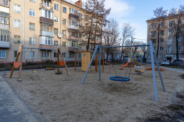 Продам двухкомнатную (2-комн.) квартиру, Гагарина ул, 10, Казань г